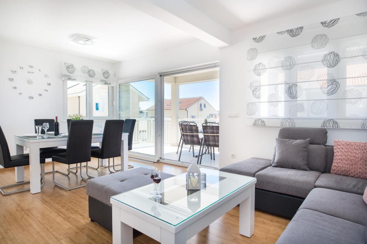 Luxury Xxl Apartment Makarska Buitenkant foto