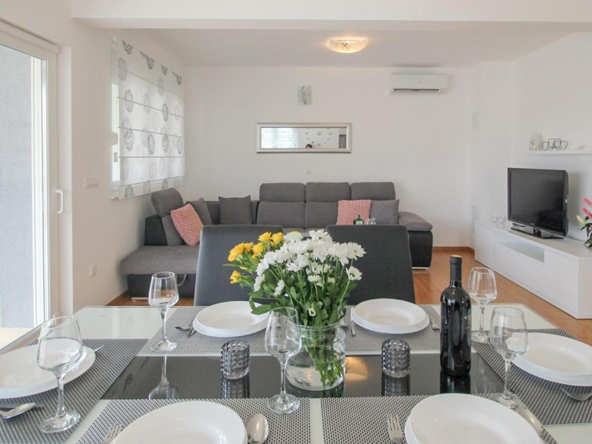 Luxury Xxl Apartment Makarska Buitenkant foto